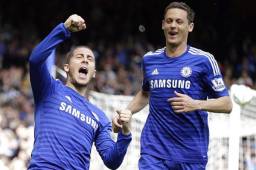 Eden Hazard celebrando con Nemanja Matic en el Chelsea.