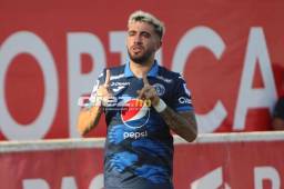 Agustín Auzmendi salió muy contento con su doblete ante Lobos de la UPNFM en Choluteca. Foto: Andro Rodríguez.