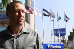 A Simovic lo sofoca el calor de San Pedro Sula, aunque los sábados juega en Campisa con el Real Tara. Fotos Delmer Martínez