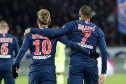 Mbappé y Neymar tienen al PSG como líder solitario de la Ligue 1.
