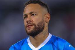 Neymar tendrá que esperar más tiempo para volver a jugar al fútbol.