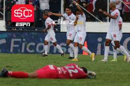 Jorge Álvarez se gastó dos golazos ante Real España que tiene a Olimpia soñando con el tetracampeonato. El segundo tanto fue elegido el número uno del Top 10 de Sports Center.