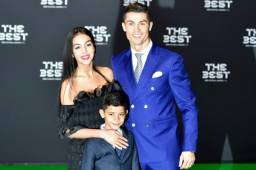 El portugués junto a Georgina Rodríguez y su hijo mayor en la gala de The Best.