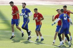 Piqué se mostró normal en la cancha del estadio Santiago Bernabéu.