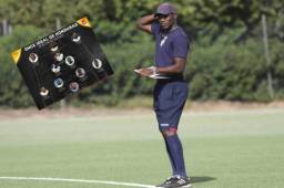 David Suazo ahora es entrenador con licencia de la UEFA para dirigir a nivel del fútbol europeo.