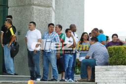 Desde temprano aficionados formaron filas para adquirir las entradas para el juego Honduras vs. Estados Unidos. Fotos Neptalí Romero