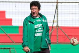 Héctor Vargas no se mete en el futuro del delantero Yustin Arboleda.