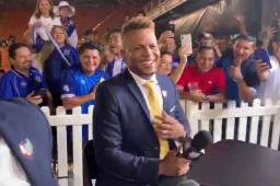 Carlos Pavón fue ovacionado en el estadio BBVA Compass.