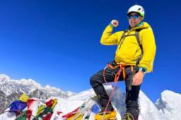 Ronald Quintero es el único hondureño en llegar a la cumbre más alta del mundo. FOTO: Instagram.