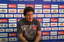 Héctor Vargas no se mordió la lengua y tiro con todo contra el arbitraje de Selvin Brown.