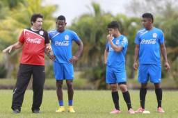 Héctor Vargas dirigió por varias temporadas a Lozano a pesar que el debut en primera división fue con Juan Carlos Espinoza. Foto: Archivo.