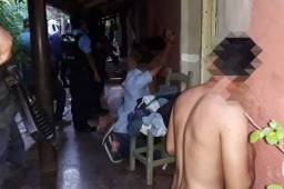 En allanamientos, policía encontró prendas de integrantes de 'La Revo' que contienen supuestas manchas de sangres. Ya hay un detenido.