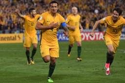 Cahill festejando su segunda anotación en la prórroga.