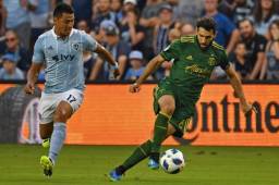 Roger Espinoza fue titular en el triunfo del Sporting Kansas 2-0 ante el Minnesota.