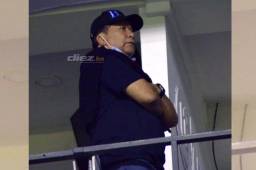 El ‘Bolillo’ Gómez miró el partido entre Motagua y Marathón desde el estadio Nacional.