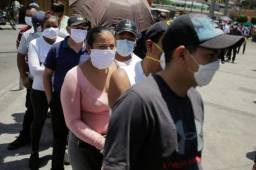 Las personas que no están contagiadas no es necesario que usen mascarillas, afirmó la OMS.