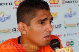 Jorge Claros explica que los jugadores del Real España saben que tienen en sus manos la posibilidad de salir del mal momento. Foto Delmer Martínez