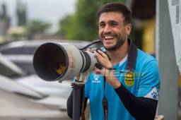 Ramiro Róca pidió prestada la cámara de DIEZ y pidió a varios compañeros posar. Apuntó y disparó.