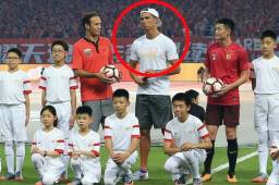 Ricardo Carvalho recibió a Cristiano Ronaldo en China.