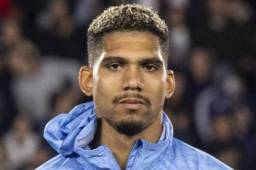 La lesión de Araujo llega al día siguiente de que el argentino Sergio 'Kun' Agüero y el francés Ousmane Dembélé hayan hecho parte del entrenamiento el lunes con el equipo.