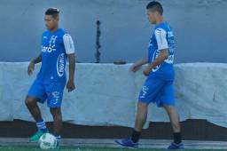 Acosta y Paz estuvieron trabajando por separado en la cancha del Morazán.