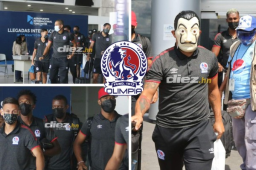 Los jugadores del Olimpia al momento de salir del aeropuerto Toncontín tomaron la determinación de no dar declaraciones de los medios de comunicación. Fotos: Efraín Salgado.