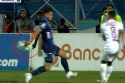 Así fue la mano de Marcelo Santos que no fue sancionada como penal por Saíd Martínez en el final Olimpia - Motagua.