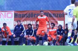 Emilio Izaguirre jugó sus primeros minutos con la camisa del Al Faiha de Arabia Saudita. Foto @alfaihaclub