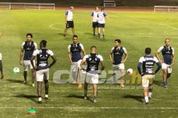 La Selección de Honduras realizó su primer entreno en tierras caribeñas.