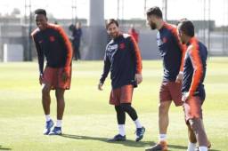 Messi no realizó el entrenamiento en su totalidad con el Barcelona.