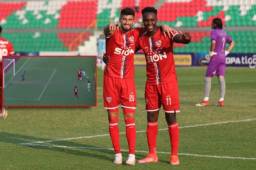 Rubilio Castillo volvió a romper la red en Bolivia con el Royal Pari tras anotar por tercer partido consecutivo en el campeonato local.