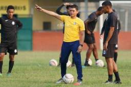 Luis Alvarado dice que este jueves definirá el 11 con el que buscará la permanencia en Liga Nacional de Honduras. Foto Neptalí Romero