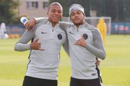 El PSG negó las salidas de Mbappé y Neymar luego de las informaciones de la prensa francesa.