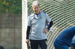 Carlos Restrepo asegura no haber pensado en irse del país.