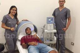 Así está el rostro de Eddie Hernández en estos momentos que se encuentra haciendo terapias con los médicos del Motagua. Foto cortesía club Motagua