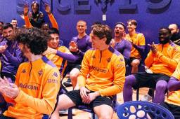 Bove vuelve a ver a sus compañeros en la ciudad deportiva.