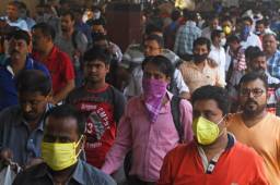 'Si se dan cuenta que los otros no cooperan, ellos tampoco cooperan', dicen los expertos sobre las personas que no se quedan en casa ante el coronavirus.