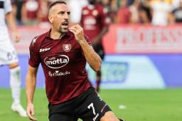 Ribery es la gran estrella del club Salernitana de Italia, que apunta a una exclusión de la Serie A.