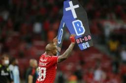 Inter de Porto Alegre le ganó el clásico a Gremio, lo dejó al borde del descenso y los jugadores festejaron con ataúdes.