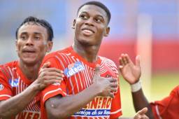 César Guillén debutó en el 2015 con el Vida anotando ante el Honduras Progreso.