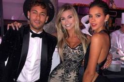 Neymar estuvo bien acompañado en su cumpleaños.