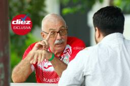 Manuel Keosseián atendió a DIEZ después del entrenamiento. Asegura que si llegan a la final se coronarán. FOTOS: Neptalí Romero.