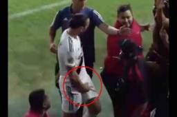 Ibrahimovic y su terrible gesto a la afición tras el Galaxy - Los Angeles FC.