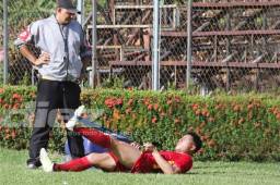 Domingo Zalazar fue atendido por uno de los preparadores físicos del Real España.