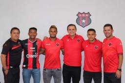 Luis Garrido, Alexander López y Roger Rojas renovaron su convenio con Alajuelense.