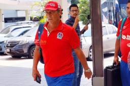 Pedro Troglio llegó a San Pedro Sula con la delegación del Olimpia para el juego ante Marathón.
