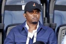 Samuel Eto’o mostró una conducta incorrecta en el Mundial Femenino sub-20 y FIFA no lo perdonó.