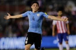 Fede Valverde pertenece al Real Madrid pero juega en el Deportivo la Coruña. Ya debutó con Uruguay.