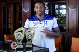 Luis “Buba” López cerró un gran 2021 a nivel personal y la afición lo premió con los trofeos a Mejor Arquero y Mejor Jugador de Liga de los Premios DIEZ. Foto Neptalí Romero