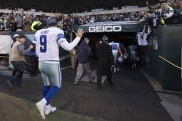 Tony Romo deja los emparrillados para convertirse en comentarista deportivo en la cadena CBS, tras jugar 13 años para los Vaqueros de Dallas.